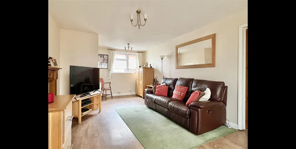 DETACHED BUNGALOW ON LARGE PLOT