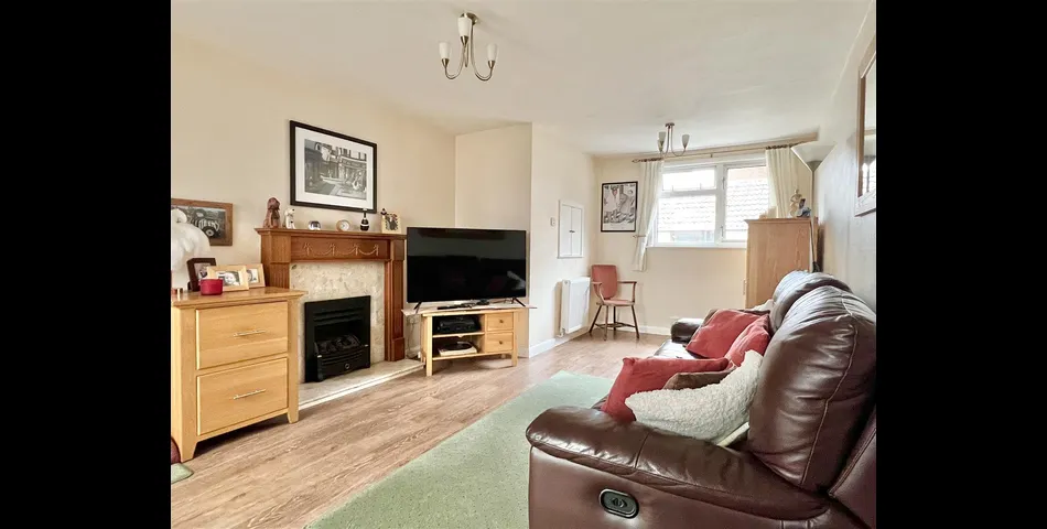 DETACHED BUNGALOW ON LARGE PLOT