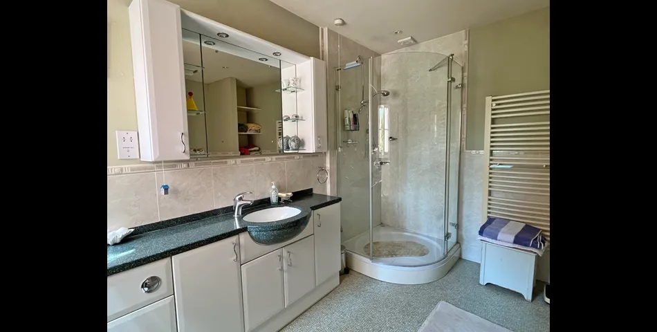 PERIOD RESDIENCE FOR IMPROVEMENT