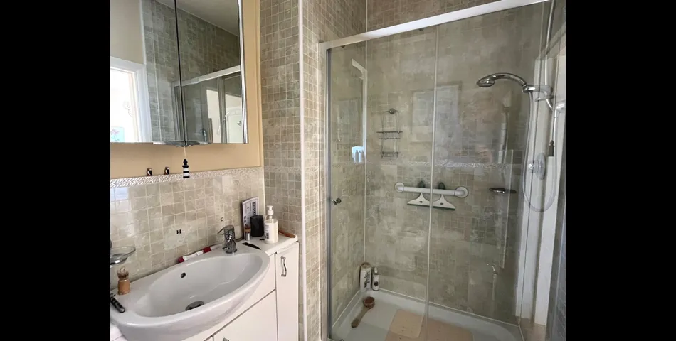 PERIOD RESDIENCE FOR IMPROVEMENT