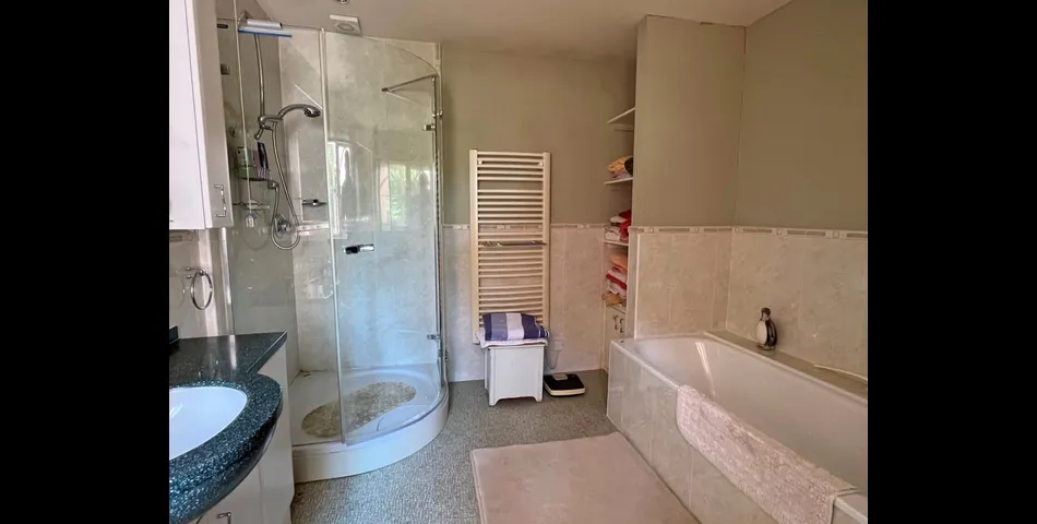 PERIOD RESDIENCE FOR IMPROVEMENT