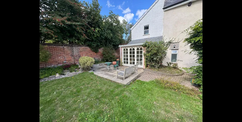 PERIOD RESDIENCE FOR IMPROVEMENT