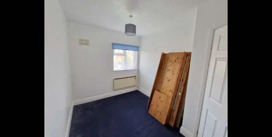 PURPOSE BUILT APARTMENT FOR MODERNISATION