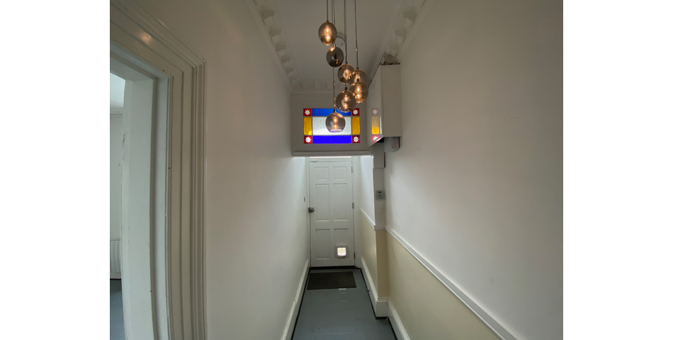 LARGE PERIOD HOUSE