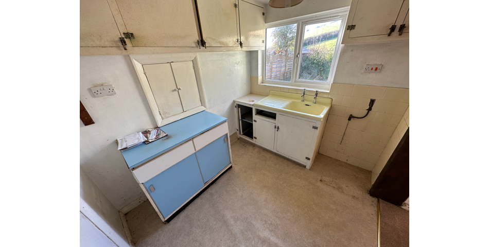 SEMI-DETACHED HOUSE FOR REFURBISHMENT