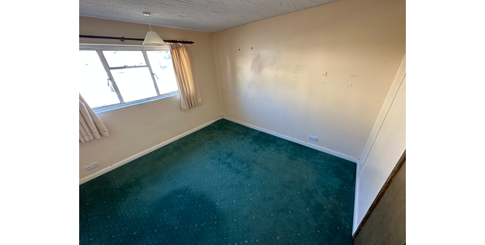 SEMI-DETACHED HOUSE FOR REFURBISHMENT