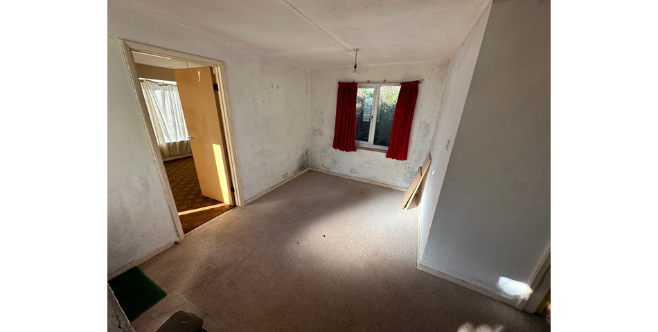 SEMI-DETACHED HOUSE FOR REFURBISHMENT