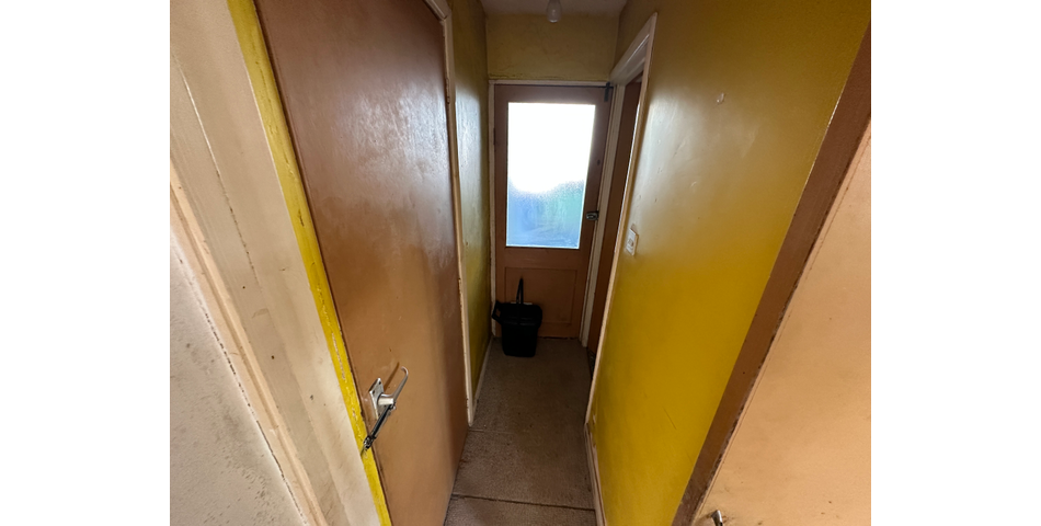 SEMI-DETACHED HOUSE FOR REFURBISHMENT