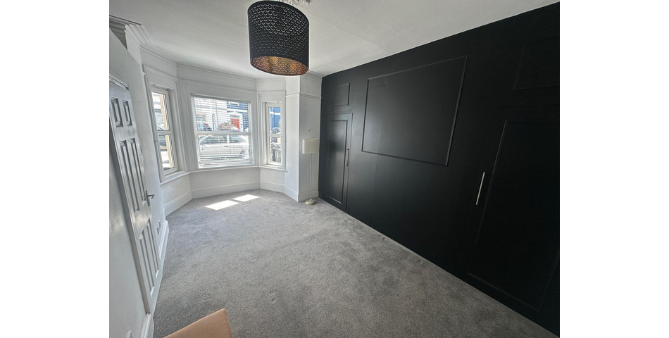 VACANT TWO BEDROOM FLAT 