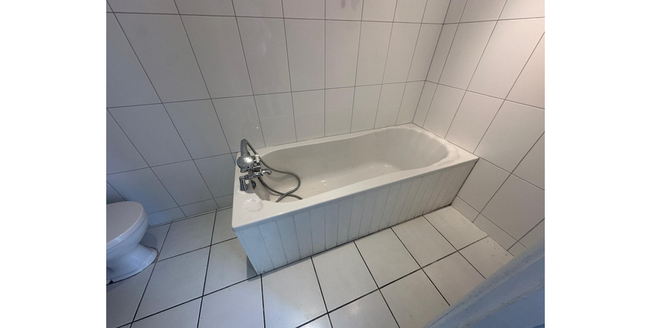 VACANT TWO BEDROOM FLAT 