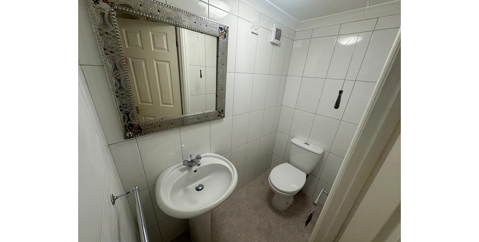 VACANT TWO BEDROOM FLAT 