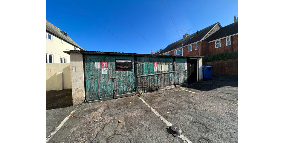 LAND AND GARAGES WITH POTENTIAL