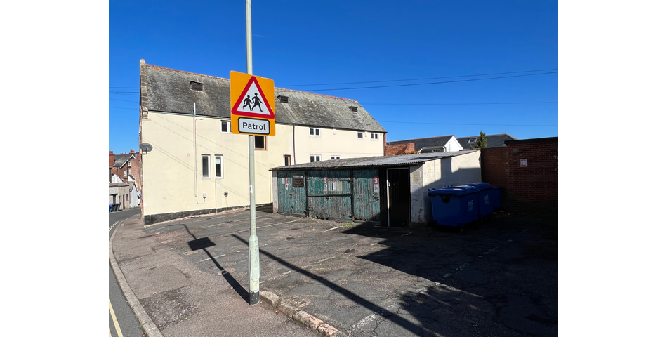 LAND AND GARAGES WITH POTENTIAL