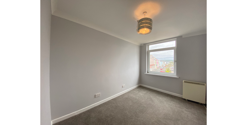 MODERNISED FLAT WITH SEA VIEWS