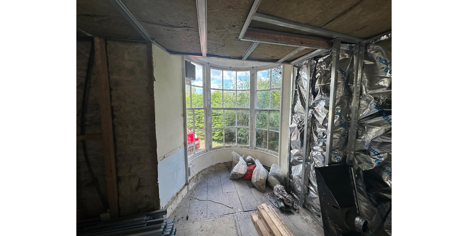 LARGE APARTMENT FOR REFURBISHMENT