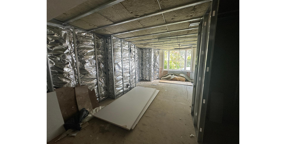 LARGE APARTMENT FOR REFURBISHMENT