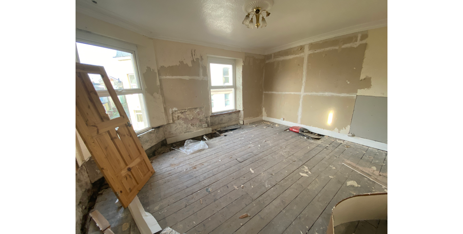 HOUSE FOR REFURBISHMENT WITH PLANNING