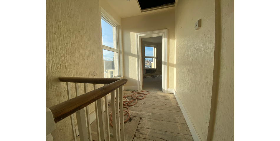HOUSE FOR REFURBISHMENT WITH PLANNING