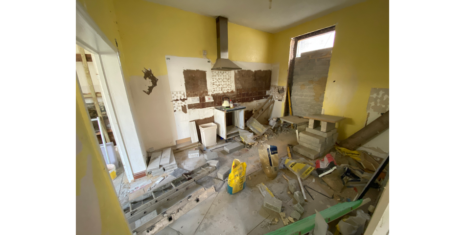 HOUSE FOR REFURBISHMENT WITH PLANNING