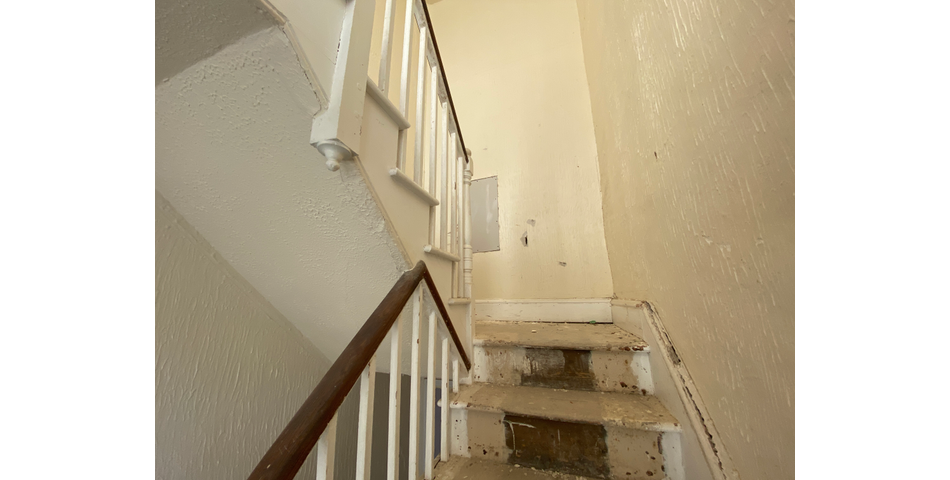 HOUSE FOR REFURBISHMENT WITH PLANNING
