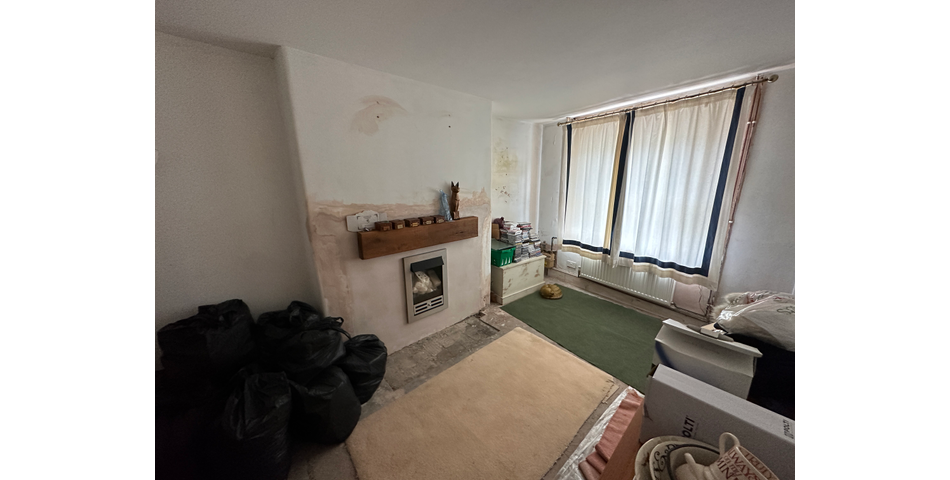 TERRACED HOUSE FOR IMPROVEMENT