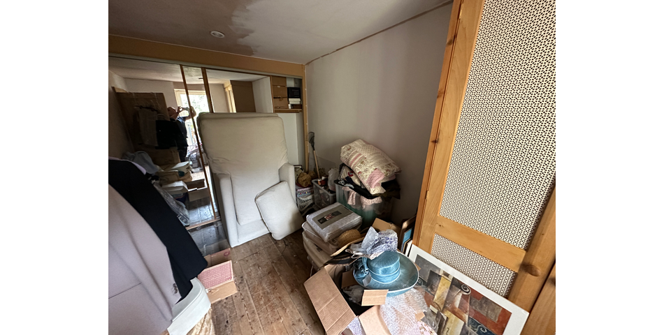 TERRACED HOUSE FOR IMPROVEMENT