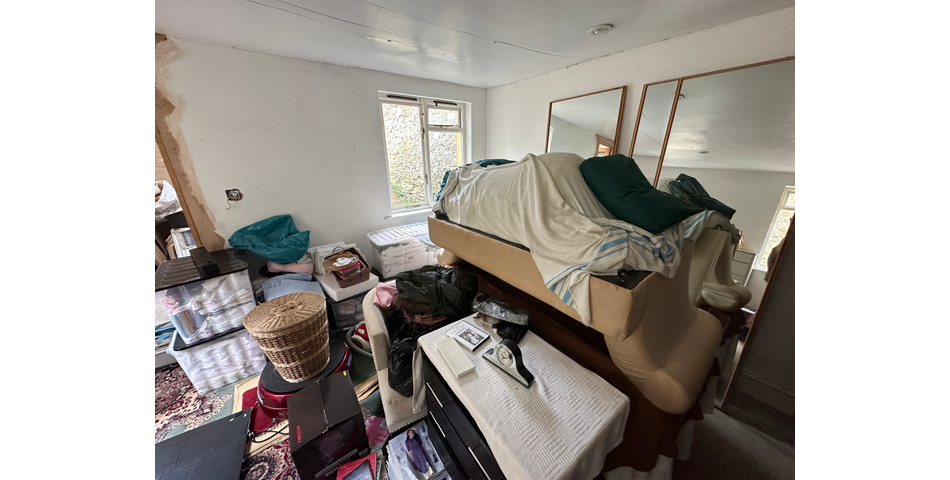 TERRACED HOUSE FOR IMPROVEMENT