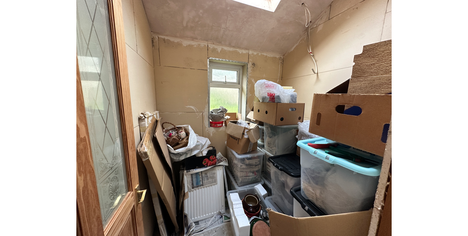 TERRACED HOUSE FOR IMPROVEMENT