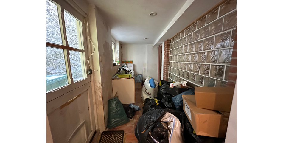 TERRACED HOUSE FOR IMPROVEMENT
