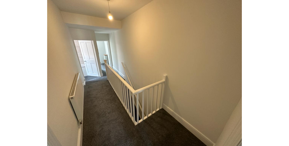 MODERNISED FIRST FLOOR FLAT