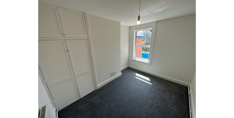 MODERNISED FIRST FLOOR FLAT