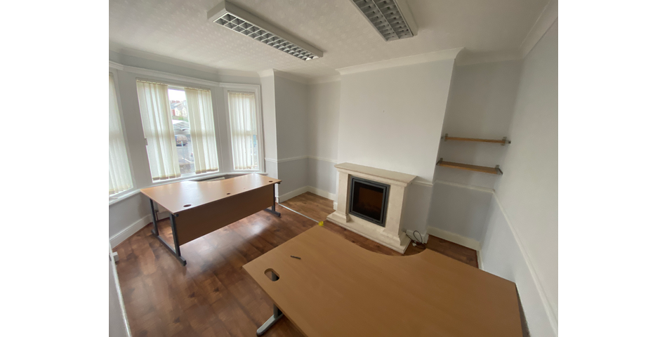 TERRACED PROPERTY WITH POTENTIAL
