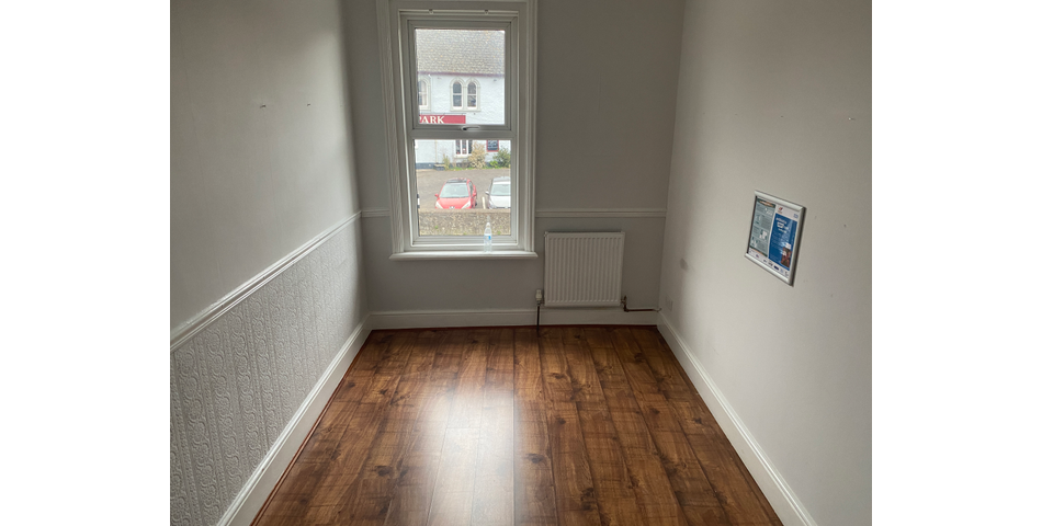 TERRACED PROPERTY WITH POTENTIAL