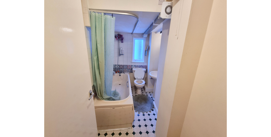 SEVEN FLAT INVESTMENT PROPERTY