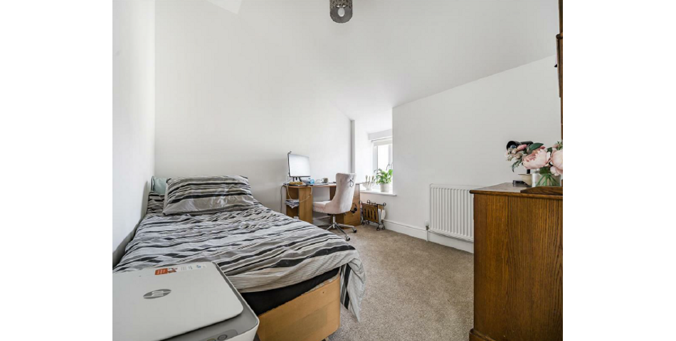MODERN THREE BED COTTAGE FOR INVESTMENT