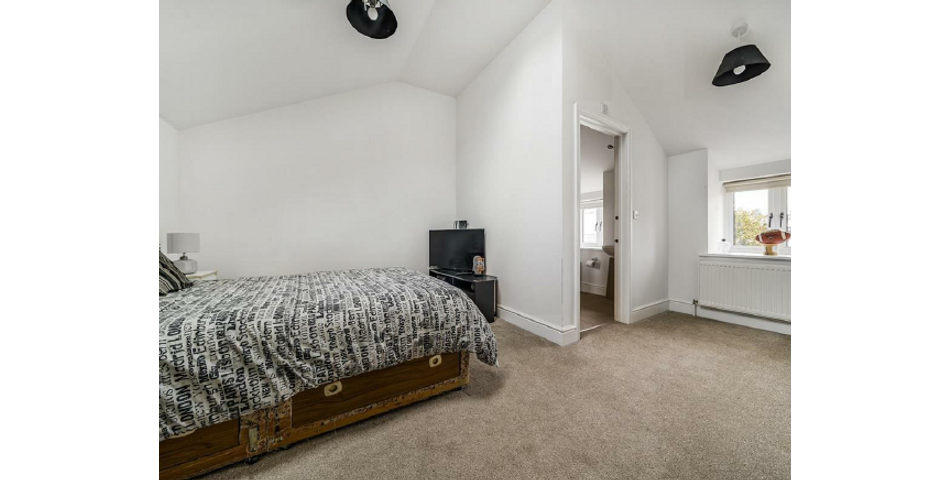 MODERN THREE BED COTTAGE FOR INVESTMENT