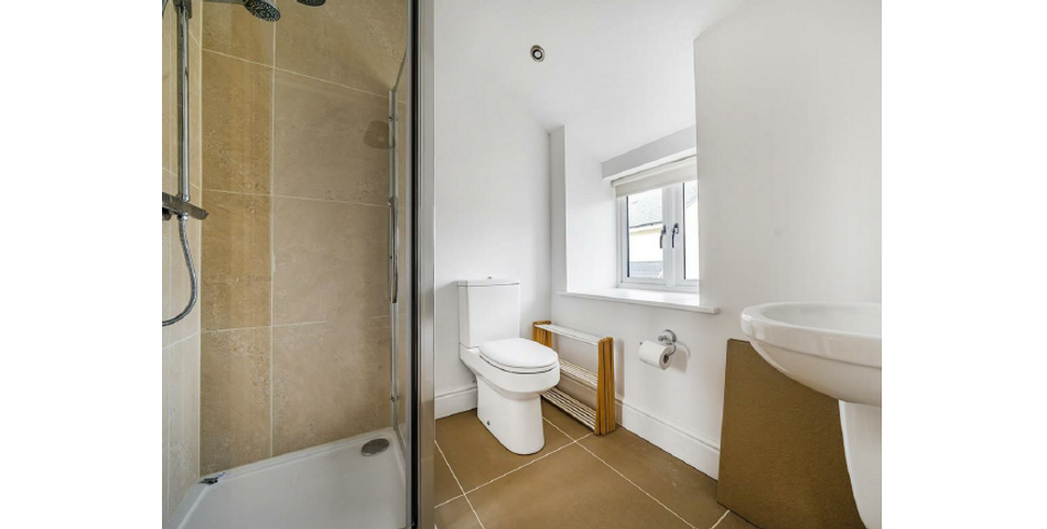 MODERN THREE BED COTTAGE FOR INVESTMENT
