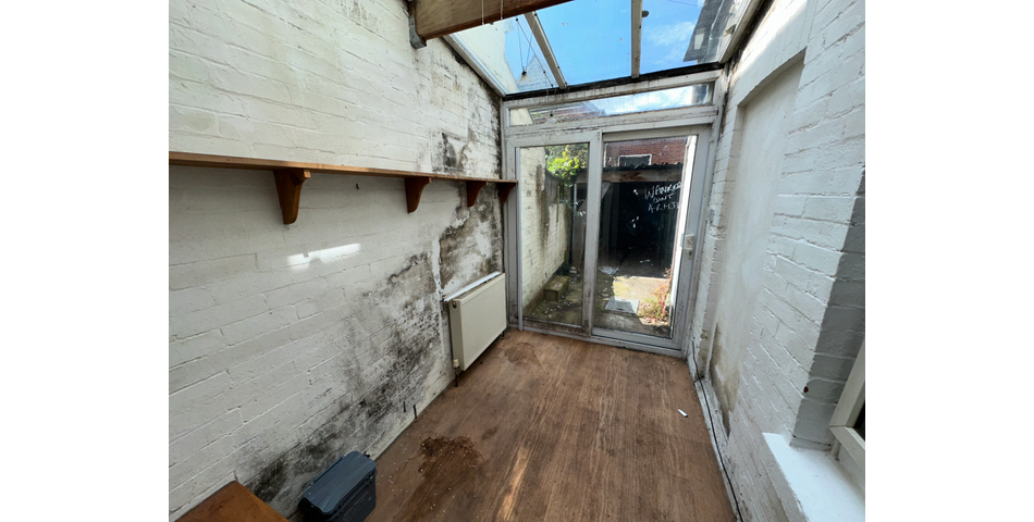 MIXED RESDIENTIAL AND COMMERCIAL PROPERTY