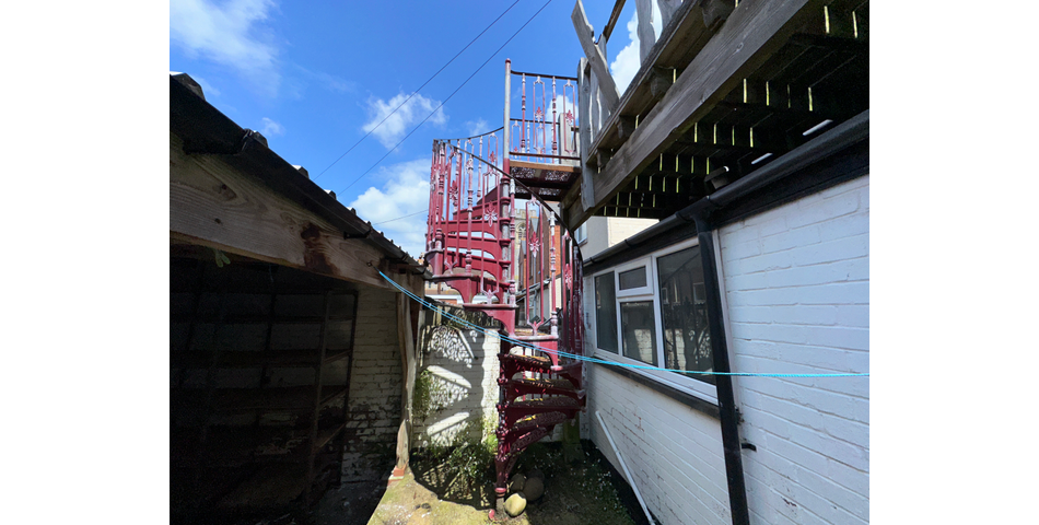 MIXED RESDIENTIAL AND COMMERCIAL PROPERTY