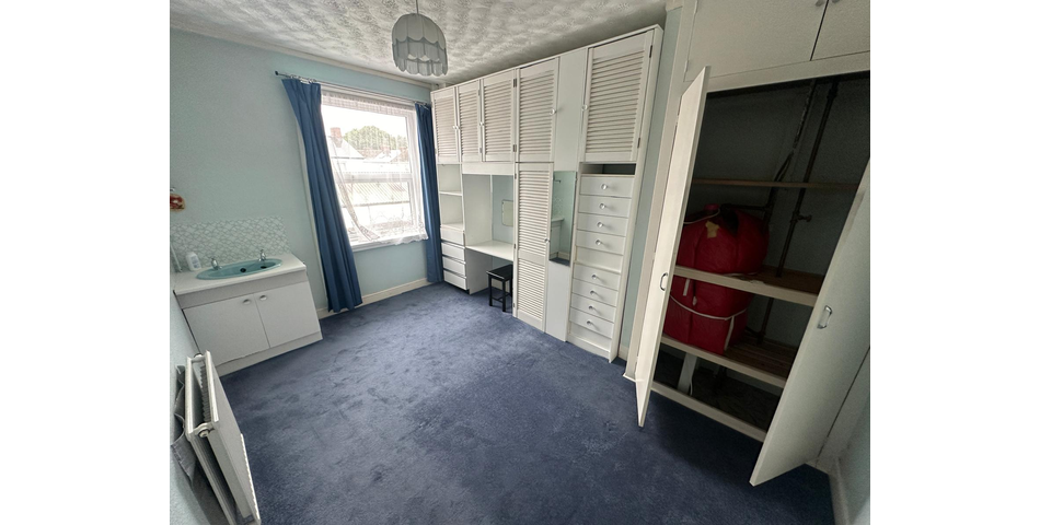 TERRACED HOUSE FOR REFURBISHMENT