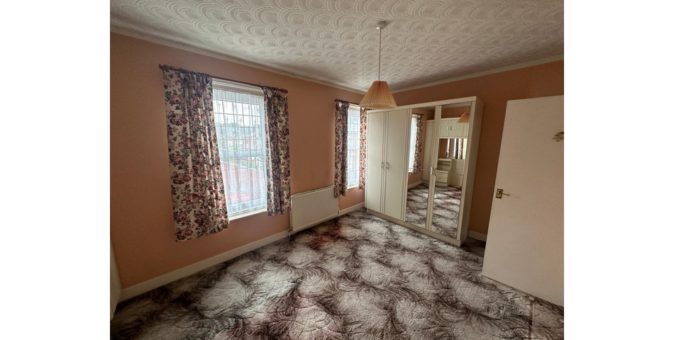 TERRACED HOUSE FOR REFURBISHMENT