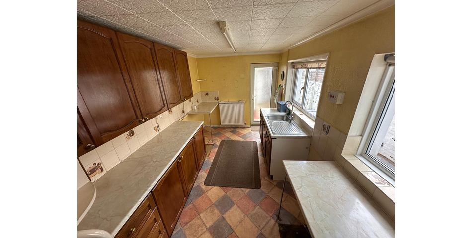 TERRACED HOUSE FOR REFURBISHMENT