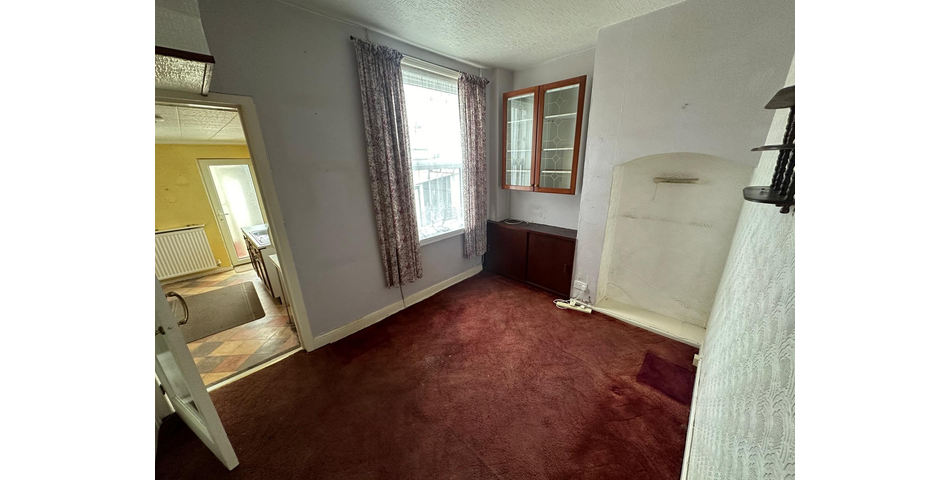 TERRACED HOUSE FOR REFURBISHMENT