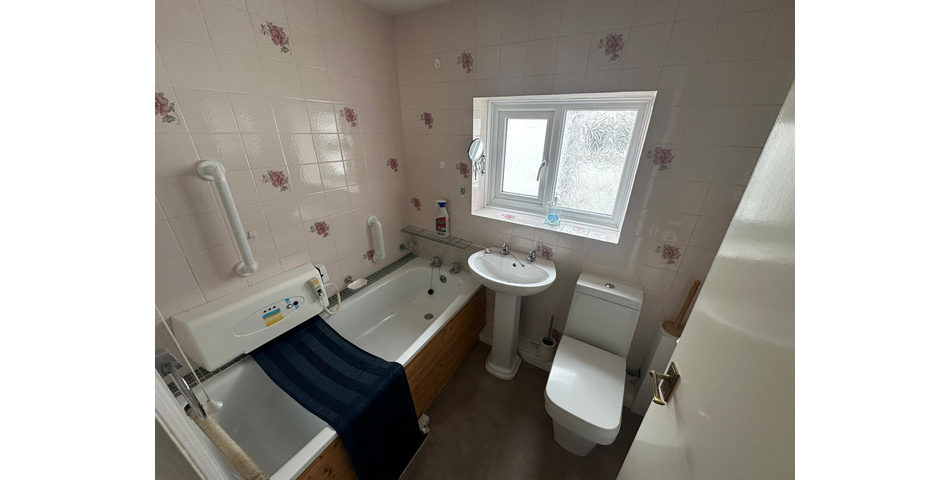TERRACED HOUSE FOR REFURBISHMENT