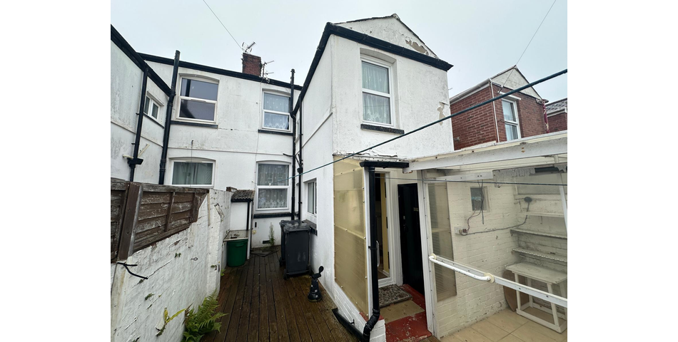 TERRACED HOUSE FOR REFURBISHMENT