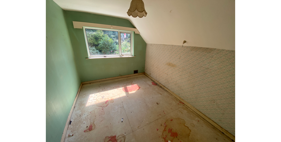 LINK-DETACHED HOUSE FOR REFURBISHMENT