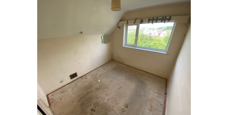 LINK-DETACHED HOUSE FOR REFURBISHMENT