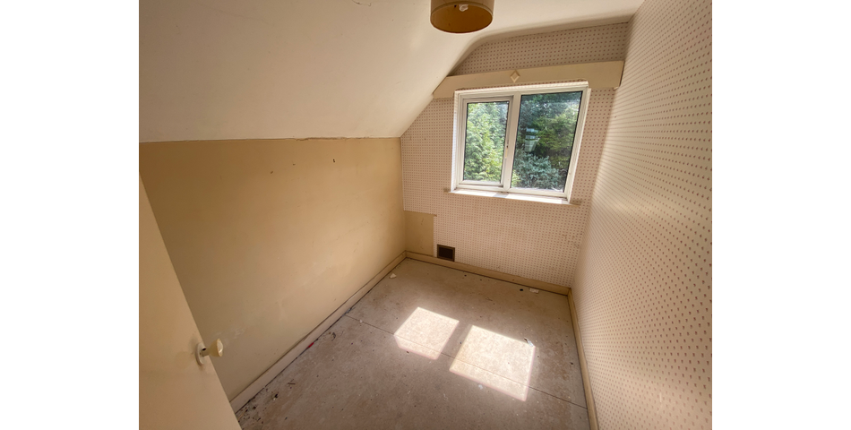 LINK-DETACHED HOUSE FOR REFURBISHMENT