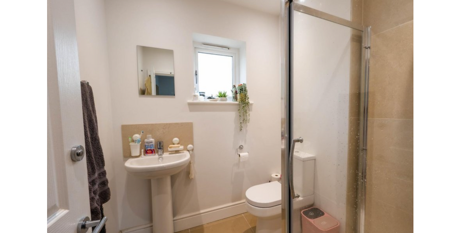 MODERN THREE BED COTTAGE FOR INVESTMENT