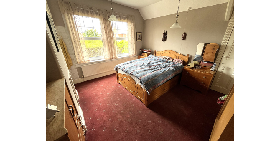 STUNNING RESIDENCE FOR IMPROVEMENT